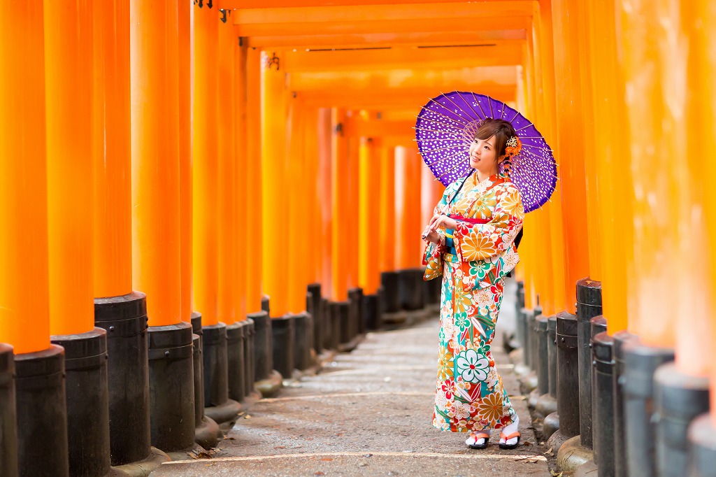 Kyoto: Rent a Kimono + Hairstyling for 1 day