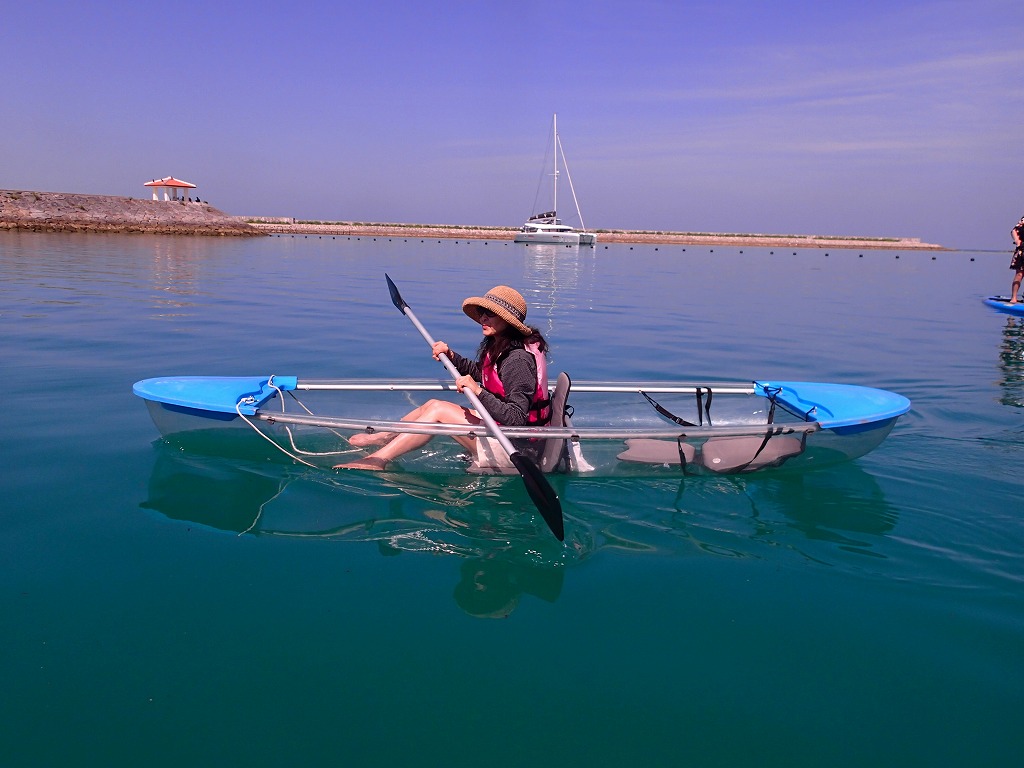 Chatan-Okinawa [Clear Single-person Kayak] Applicable for ages 12 and over 【08:30】【09:30】【10:30】
