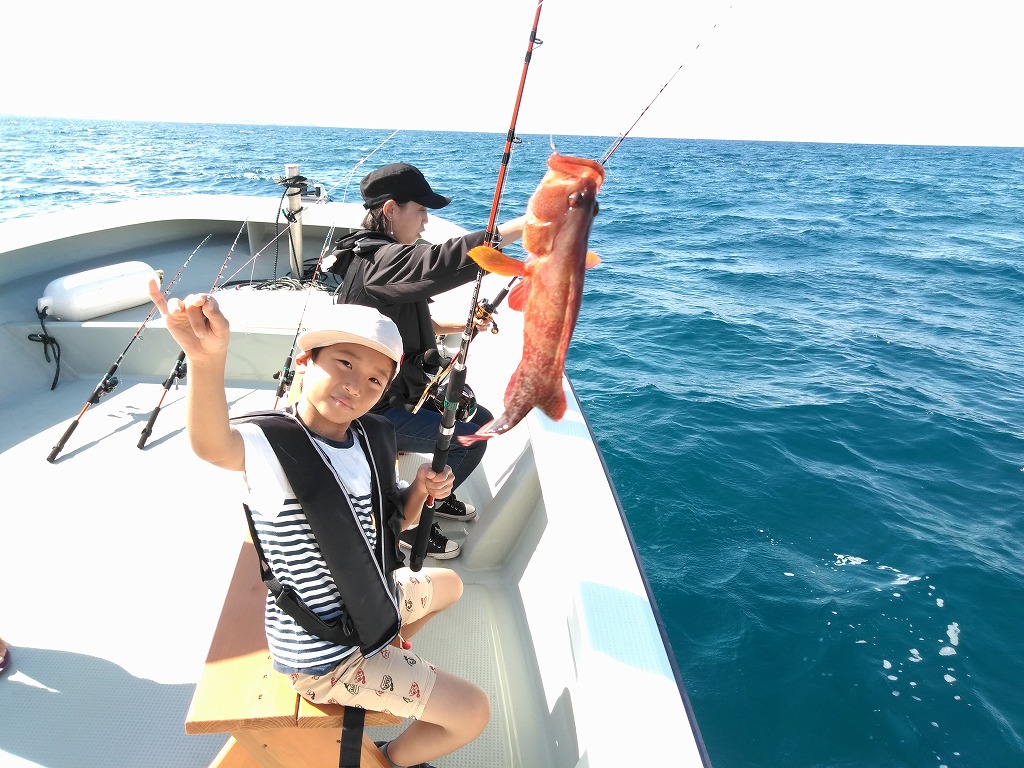 【Chatan-Okinawa】 Empty-handed welcome! Easy boat fishing (For beginners)【08:30】【10:30】