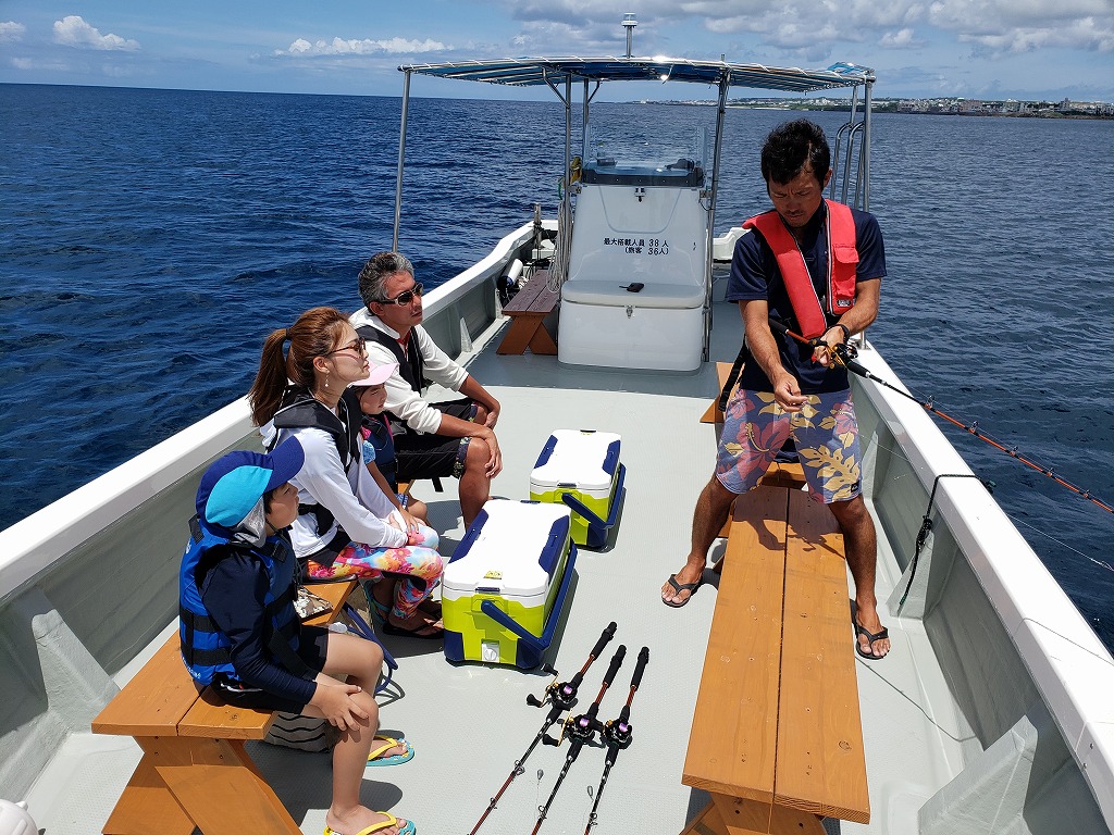 【Chatan-Okinawa】 Empty-handed welcome! Easy boat fishing (For beginners)【13:00】【15:00】